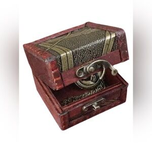 $5💖 Trinket Treasure Chest Box